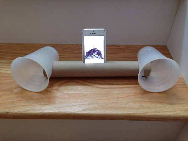 DIY iPhone Speakers using Paper towell roll and Plastic Cups