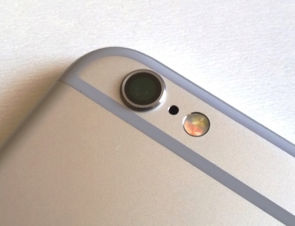 Apple iPhone 6s - 12MP camera with dual tone LED flash