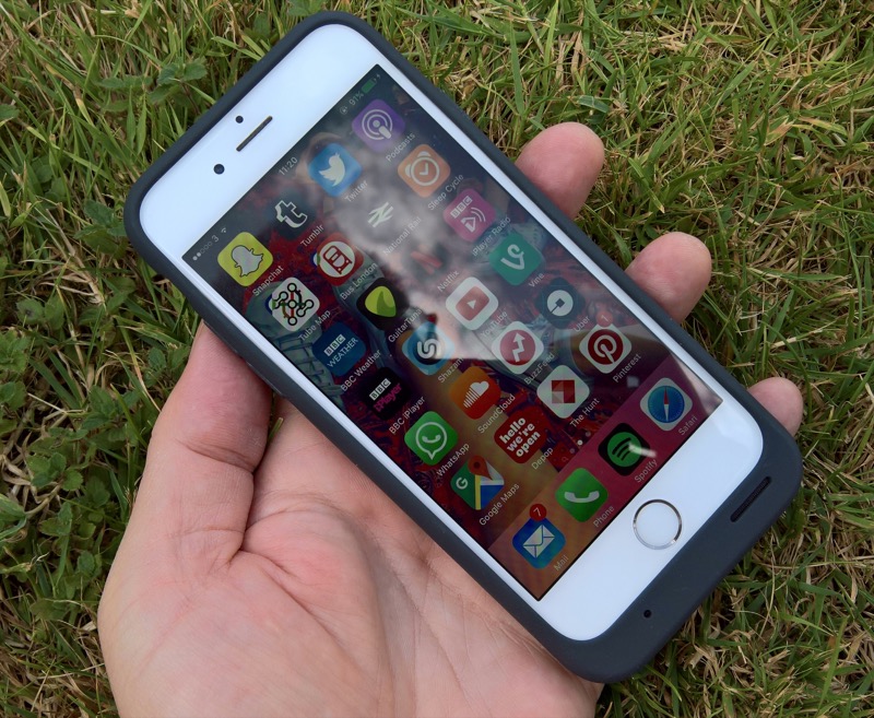 Apple iPhone 6s Smart Battery Case - full review