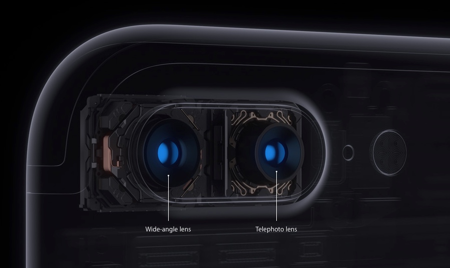 Two lenses, 1x and 2x on the Apple iPhone 7 Plus