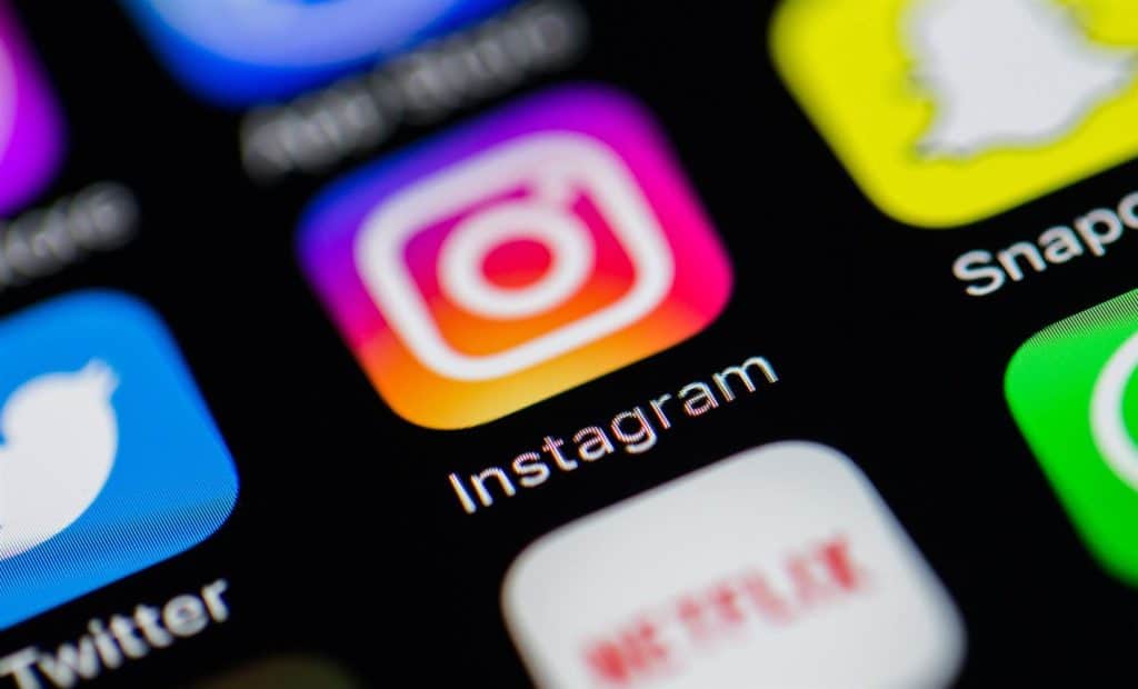 download instagram videos to iphone camera roll