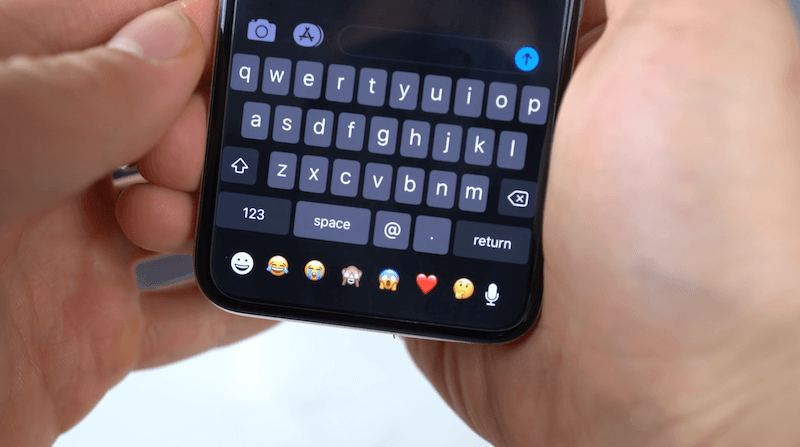 iOS 12 Keyboard Emoji Bar