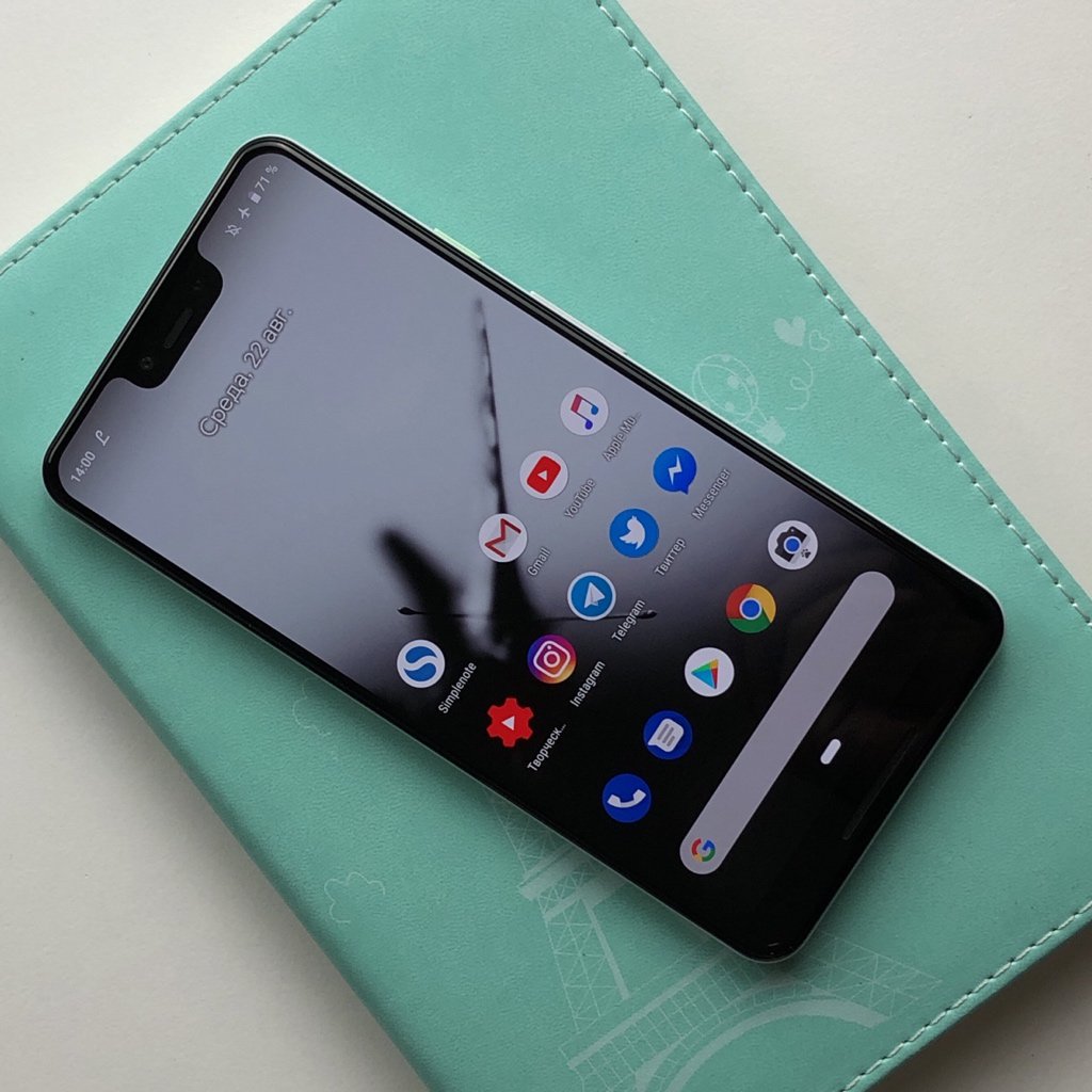 Google Pixel 3 XL with iPhone X-like Notch Leaked in Unboxing Video