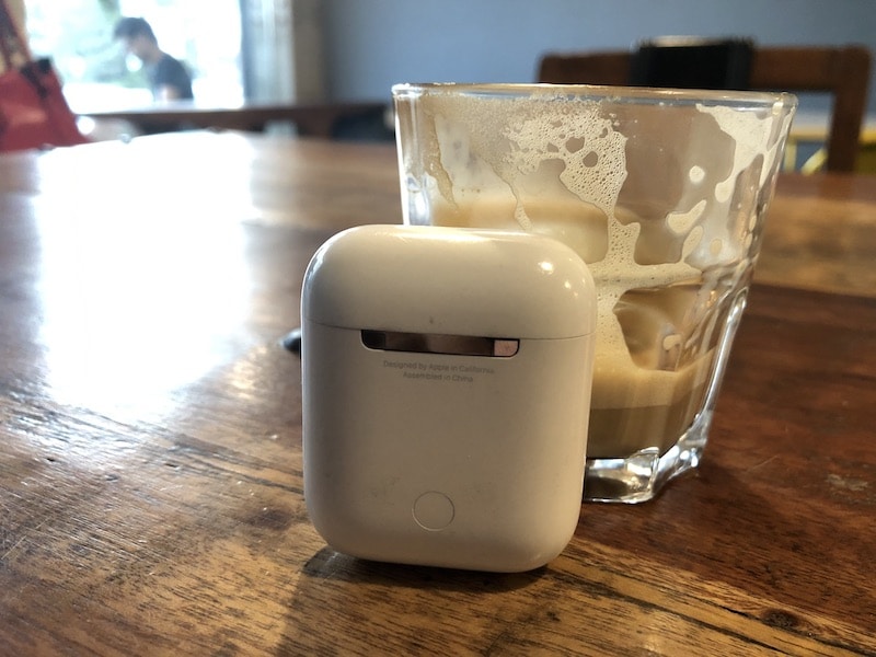 AirPods Case Back Button