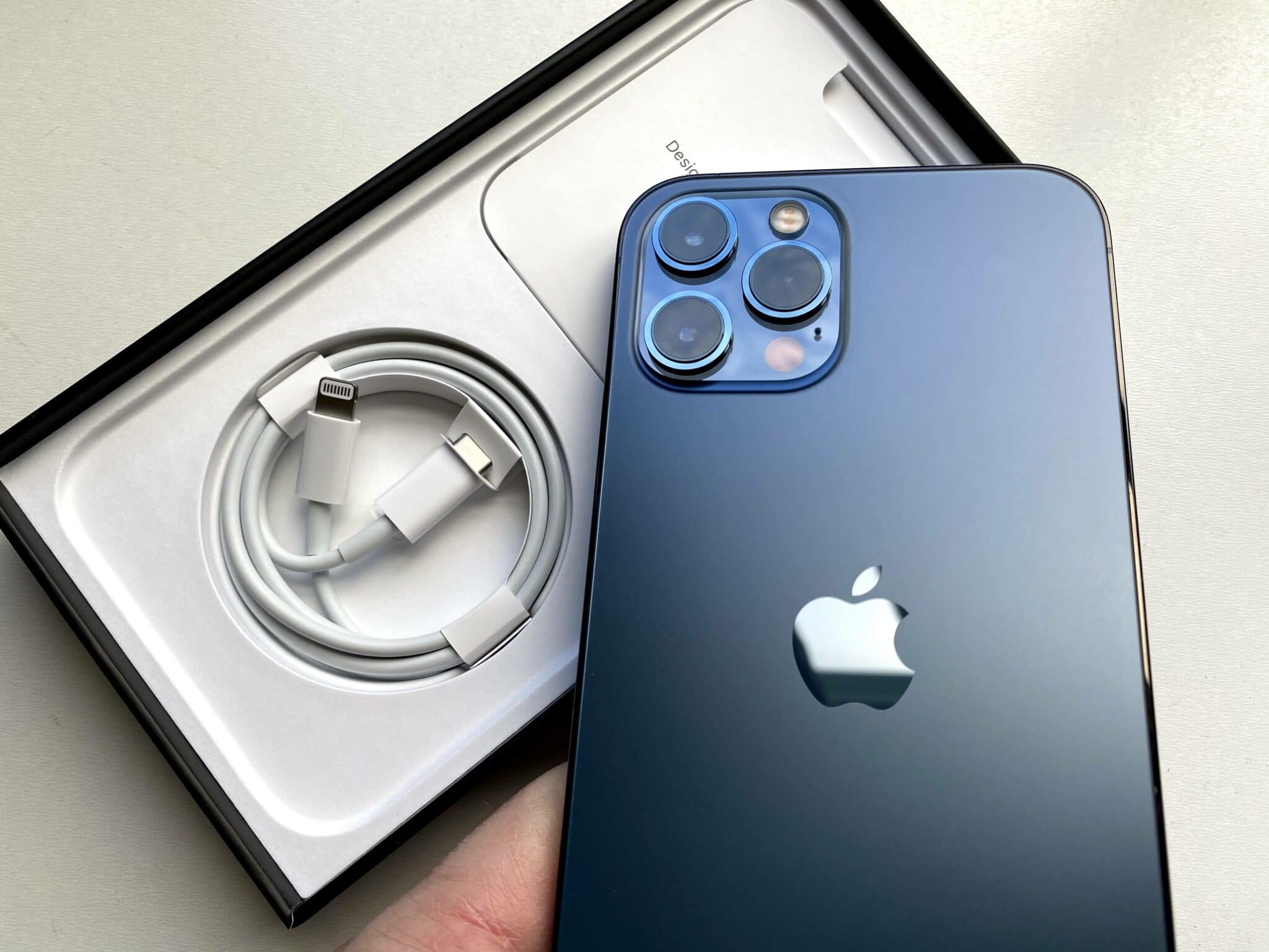 iPhone 12 Pro Max Pacific Blue Unboxing & Louis Vuitton fits