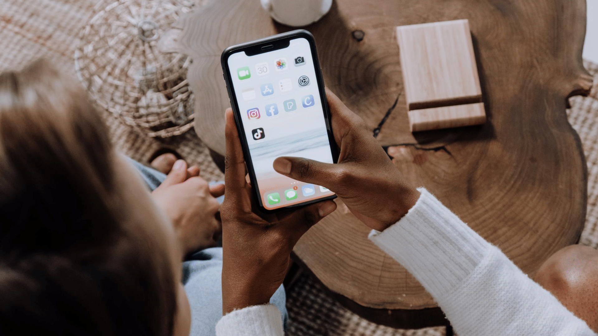 25 Tips to Customize Your iPhone's Home Screen Like a Pro in 2022